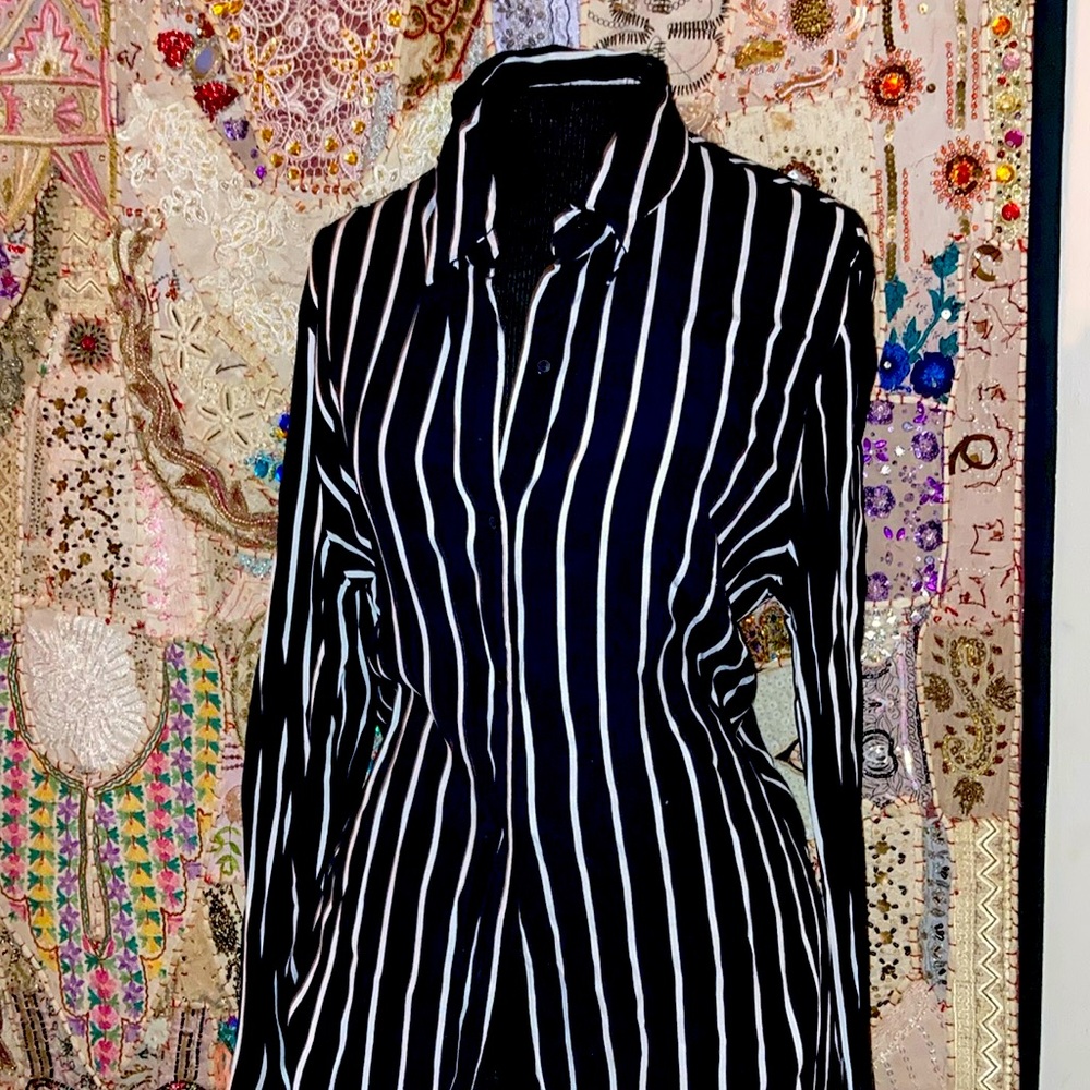 100% Viscose pinstriped 6 buttoned closure